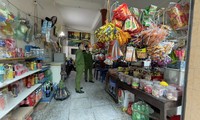 Thu giữ gần 5.000 sản phẩm bánh kẹo không rõ nguồn gốc quanh khu vực trường học