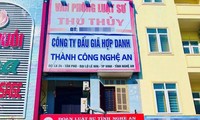 Một luật sư bị khởi tố về tội lừa đảo