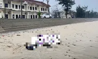 Phát hiện thi thể dạt vào bờ biển Nghệ An
