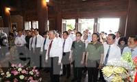 Tổng Bí thư Tô Lâm dâng hương tưởng niệm Chủ tịch Hồ Chí Minh