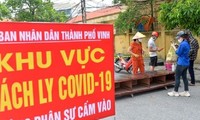 Theo chân đội &apos;shipper áo xanh&apos; TP Vinh giúp người dân khu phong tỏa, cách ly