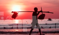 Ngắm bình minh đẹp nao lòng ở bãi biển Cửa Lò