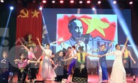 Sôi nổi chương trình nghệ thuật &apos;Sắc màu tháng ba&apos; của sinh viên Nghệ An