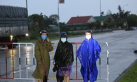 Những &apos;bóng hồng&apos; tình nguyện đi chống dịch: &apos;Chuẩn bị tinh thần mình là F1&apos;