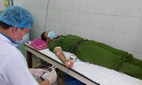 Bí thư đoàn xã 11 lần và Trung úy công an 7 lần hiến máu cứu người