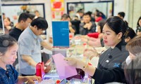 Tiệm vàng ngày Thần tài: Nơi chen chúc, chỗ vắng hoe