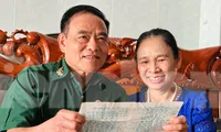 Những bức thư vượt bom đạn và chuyện tình người lính giữa chiến tranh