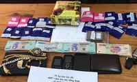 Cảnh sát giao thông quật ngã đối tượng ma túy bỏ xe chạy trốn