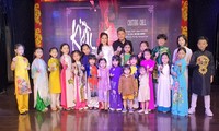 Ê kíp tuyển chọn diễn viên phụ và diễn viên quần chúng