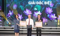 Trao thưởng cho các tác phẩm có chất lượng, tập thể có thành tích trong “Học tập và làm theo tư tưởng, đạo đức, phong cách Hồ Chí Minh” giai đoạn 2018-2020 