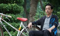 NSND Hoàng Dũng trong vai Giám đốc về hưu trong "Trở về giữa yêu thương"