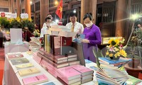 Khai mạc trưng bày sách, tư liệu mừng sinh nhật Bác tại khu lưu niệm Cát Tường