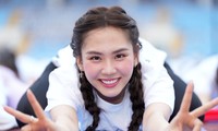 Kỷ lục đồng diễn yoga, xếp hình cờ Tổ quốc của 5.000 người