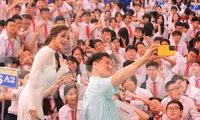 Náo nức tìm hiểu môi trường với NSND Xuân Bắc, Á hậu Đào Hiền 