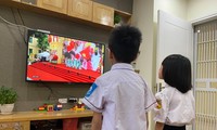 Từ sau lễ khai giảng năm học mới đến nay, học sinh Hà Nội vẫn đang học trực tuyến. 