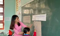 Bộ GD&amp;ĐT đề xuất dùng ngân sách mua SGK cho học sinh mượn: Hiệu trưởng Marie Curie nói gì?