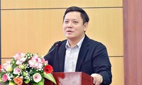 Xây dựng thử nghiệm học liệu Toán, Khoa học, Sinh học bằng tiếng Anh