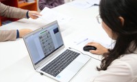 Học sinh học trực tuyến phải có thiết bị kết nối internet.