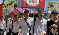 Thí sinh thi xong bài thi môn Toán sáng nay.