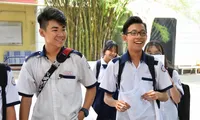 Nhiều phụ huynh hoang mang, tranh cãi vì quy định mới tuyển sinh lớp 10 Hà Nội.