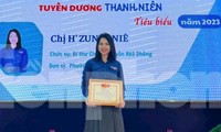 Nữ Bí thư chi đoàn truyền lửa tình yêu văn hóa truyền thống