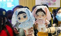 Giới trẻ Trung Quốc đua nhau &apos;nuôi&apos; búp bê như con 