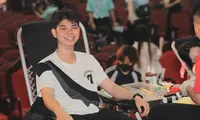 Hàng trăm sinh viên Đại học Công nghệ hiến máu tạo nên 'Sắc hồng hy vọng'