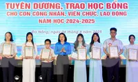 Hàng trăm suất học bổng cho con công nhân Đà Nẵng