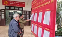 Cử tri thị xã Sơn Tây tìm hiểu phương án sát nhập địa giới hành chính để đóng góp ý kiến