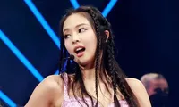 Muôn kiểu lý do để bán lại vé BlackPink: Bận đột xuất, được tặng vé