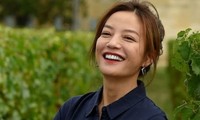 Hình ảnh tươi tắn hiếm có của Triệu Vy