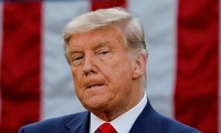 Ông Trump khiến các chuyên gia làm tóc bực mình