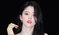 Han Soo Hee được săn đón trên đường tới Cannes 2024