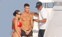 Bạn gái Ronaldo gây bàn tán