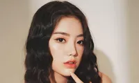 Nữ sinh Đại học Ngoại thương chân dài 109 cm, có đôi mắt phượng