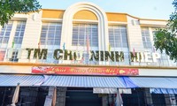 Hà Nội: Chợ đóng cửa vì mất điện, kinh doanh gặp khó khăn