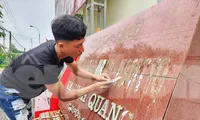 Hà Nội gấp rút thay biển trụ sở, chờ 'thời khắc lịch sử'