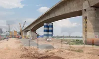 Cầu Vĩnh Tuy giai đoạn 2 là một trong 6 công trình được thi công khi Hà Nội giãn cách xã hội. Ảnh: T.Đảng