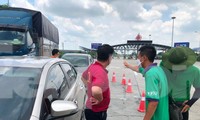 Chủ xe bức xúc vì phương tiện bị dán thẻ ETC khống