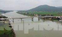 Cận cảnh cầu cao tốc Bắc - Nam có làn xe hỗn hợp vượt sông Mã