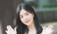 &apos;Nữ thần nhan sắc thế hệ mới&apos; sở hữu tỷ lệ cơ thể hoàn hảo vô thực &apos;gây choáng&apos; nhất nhì K-biz