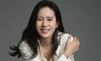 Son Ye Jin &apos;tỏa sáng&apos; với vóc dáng nữ thần trên thảm đỏ lần đầu tiên kể từ sau khi sinh con