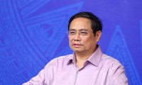 Thủ tướng: &apos;Thần tốc&apos; hơn nữa các giải pháp bảo đảm thuốc, vật tư y tế