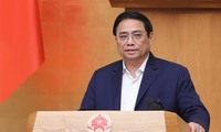 Thủ tướng yêu cầu giải quyết dứt điểm tình trạng thiếu vật tư, thiết bị y tế