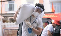 Nam người mẫu Hoàng Phi Kha: “Nếu ai cũng sợ thì ai sẽ là người chống dịch”