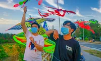 Nhộn nhịp trời diều ở Làng Đại học