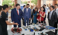 Đại sứ Hoa Kỳ Marc E. Knapper thăm và làm việc với ĐHQG TP. HCM