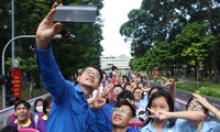 Hành trình &apos;Em yêu Thành phố của em&apos;: Trải nghiệm xe buýt 2 tầng và tìm hiểu lịch sử TP. HCM