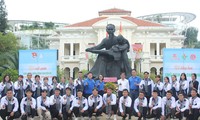 Thành Đoàn TP. HCM ra quân &apos;Đội hình tình nguyện Hè&apos; trên đảo Phú Quý