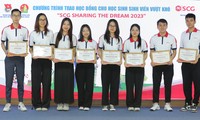 T.Ư Đoàn phối hợp với SCG trao 2,7 tỷ đồng học bổng cho sinh viên, học sinh trên khắp cả nước